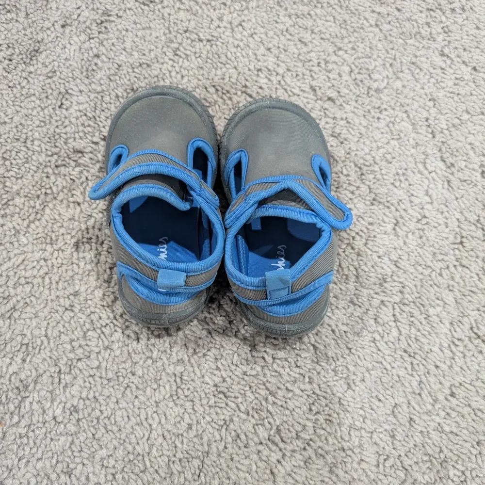 Oomphies Kids Gray and Blue Sandals - Picture 1 of 8